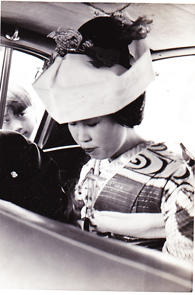 カラー化前：花嫁姿